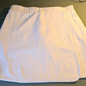 J. McLaughlin White Mini Skort. Resort Wear. Golf, Tennis.